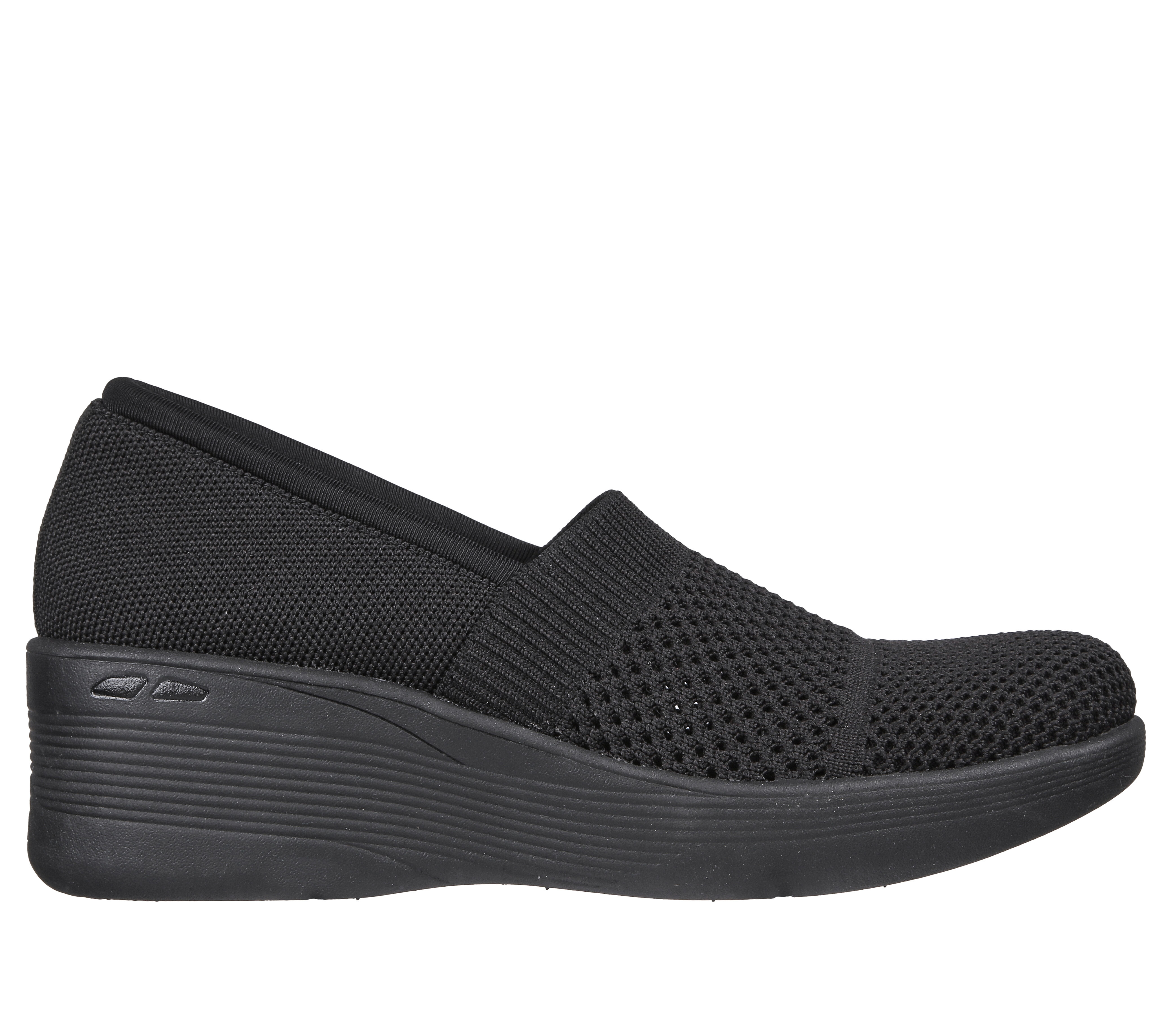 Skechers top black wedges