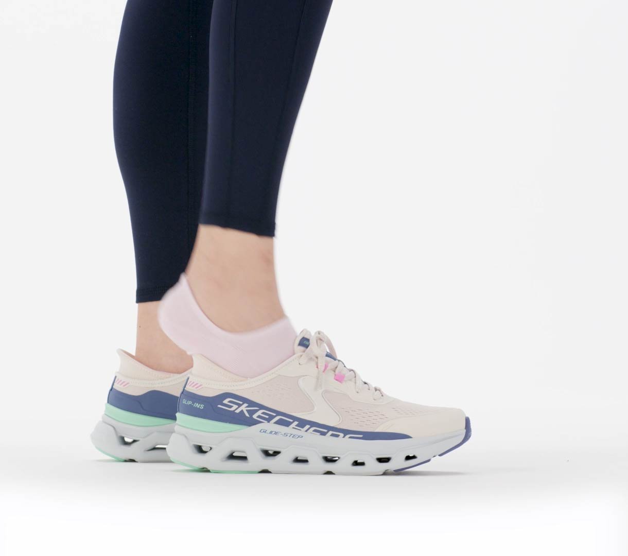 Skechers Slip-ins: Glide-Step Altus image number 1