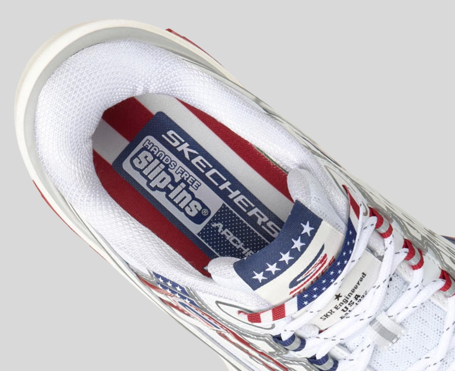 Skechers Slip-ins: Arch Fit D'Lites 330 - Star Line - WHITE / NAVY