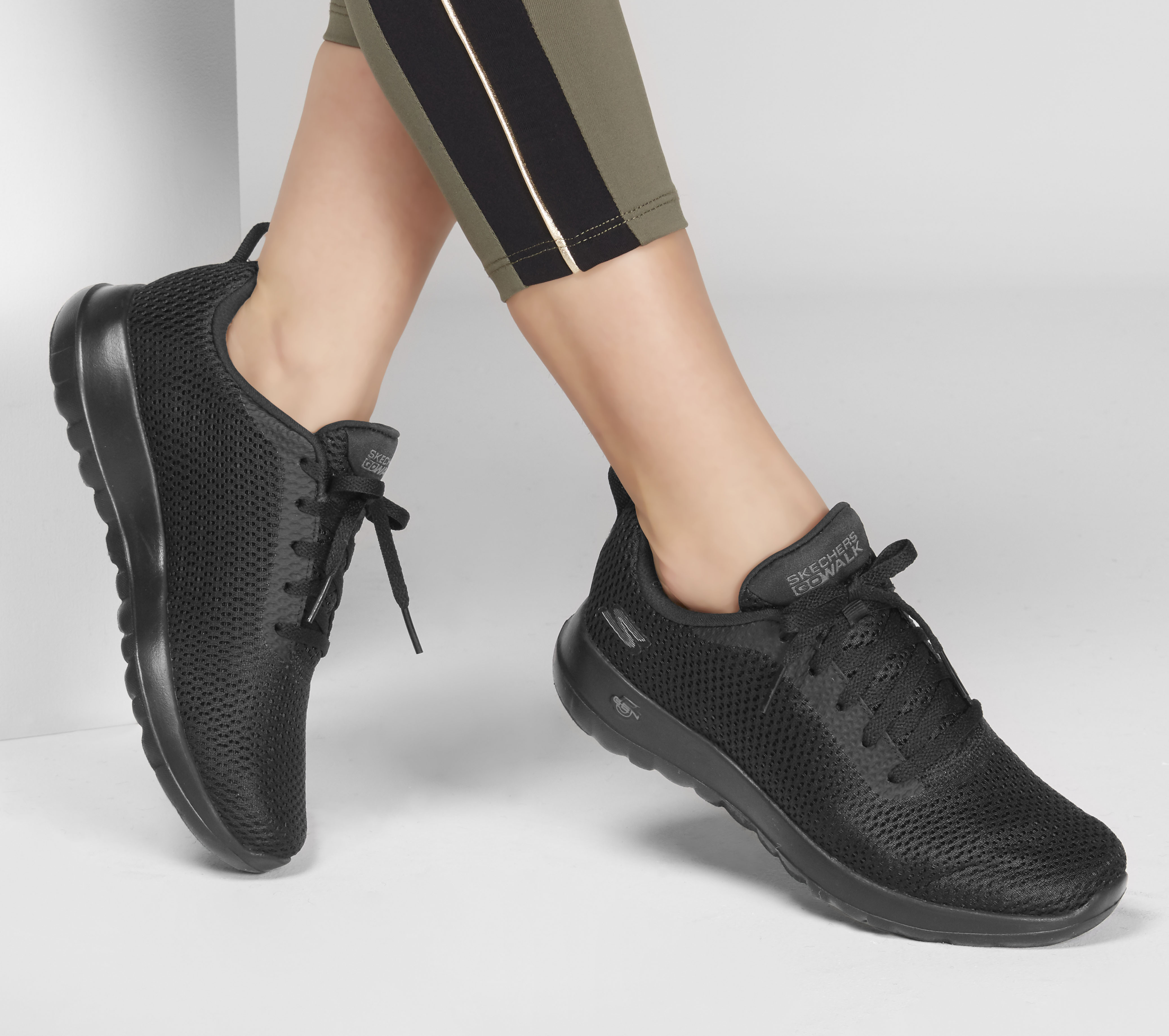 Skechers Women's GOwalk Joy Shoes Black & Black