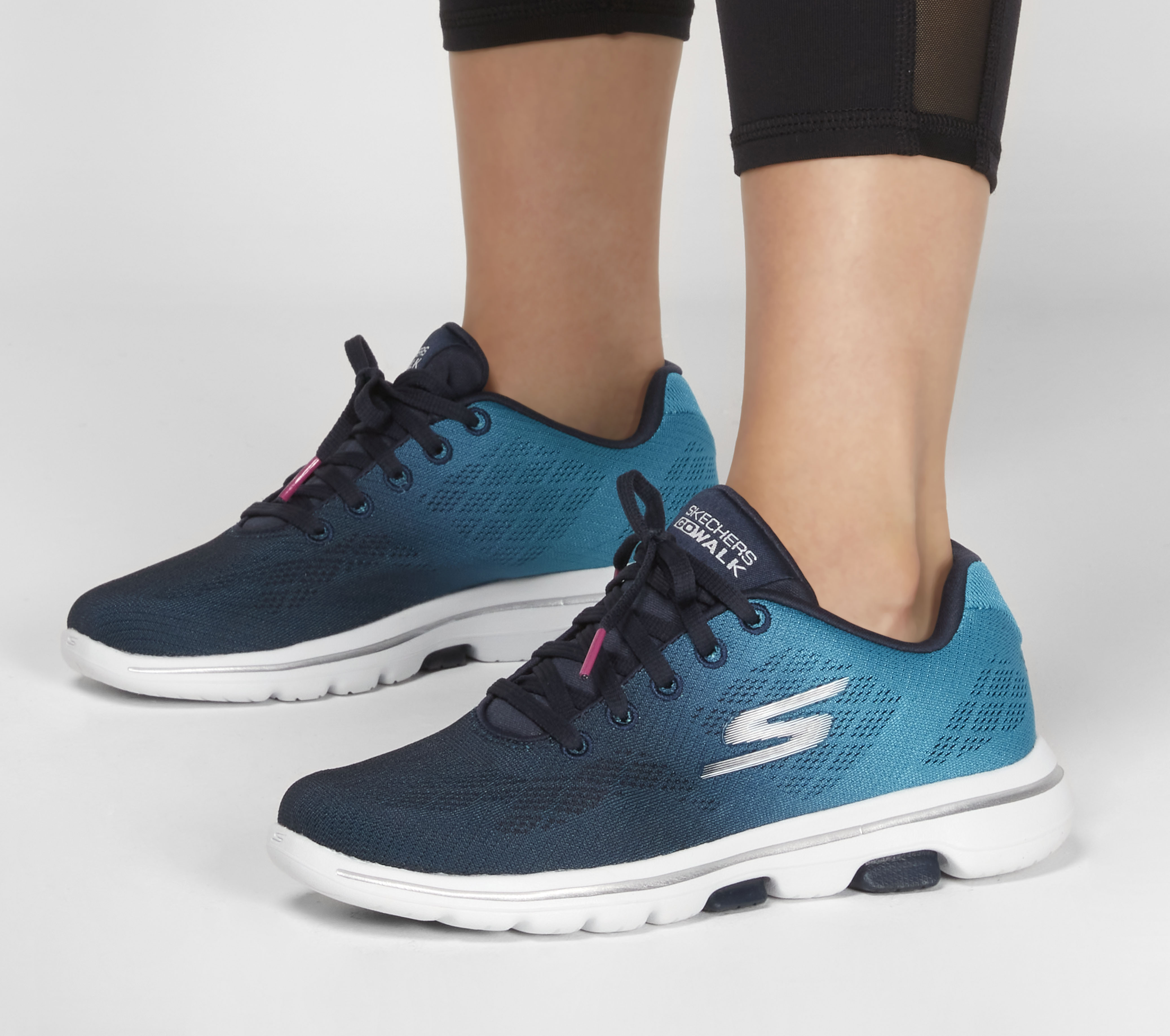 Skechers Womens Go Walk 5 Alive Sneaker